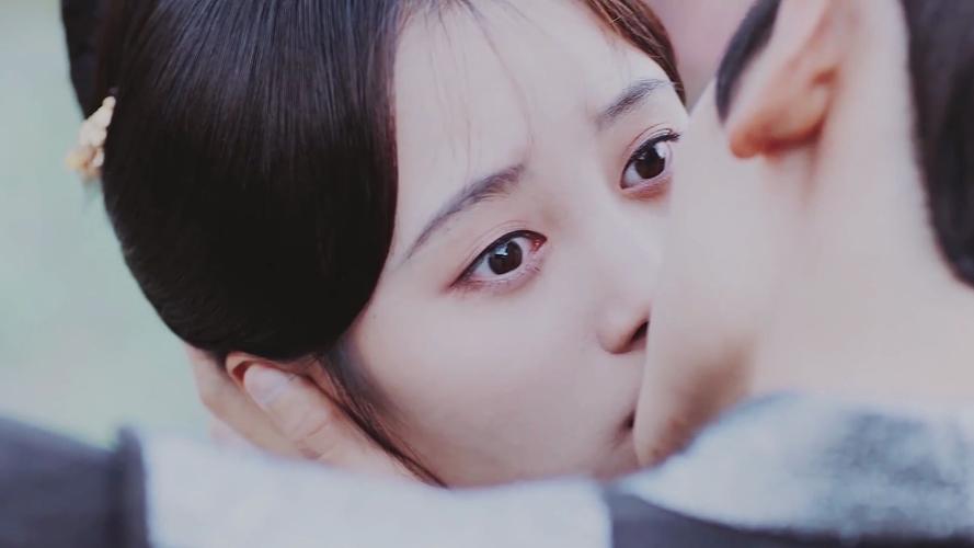 于正鞠婧祎演戏,鞠婧祎于朦胧吻戏花絮