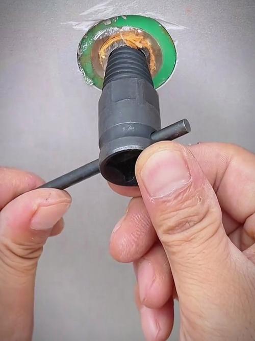 家用水龙头断丝取出器多大的,水龙头断里面取丝器也取不出来