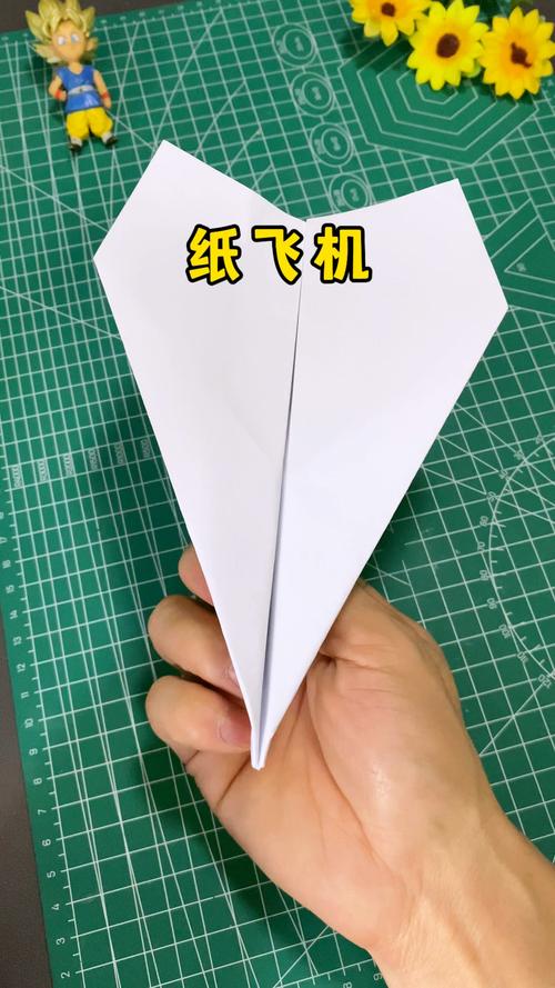 一年级纸飞机怎么折飞得远,一年级纸飞机怎么折飞得远1千米