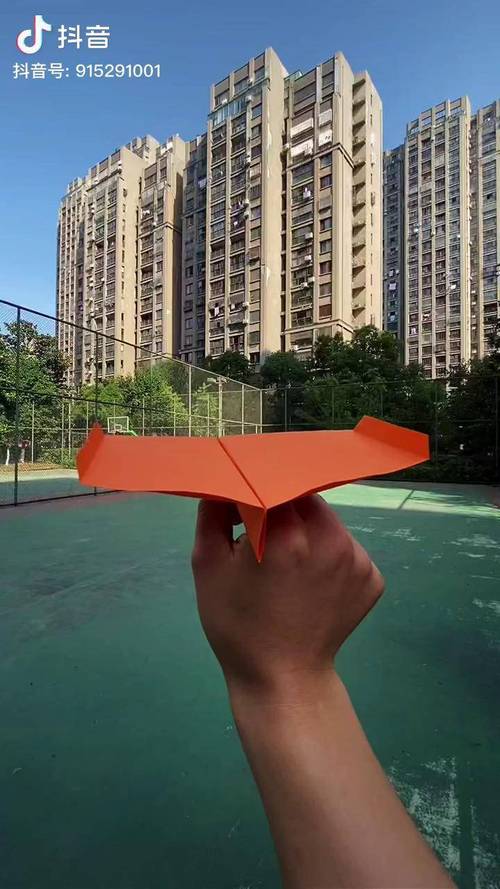 回旋纸飞机第一名,小学生最火三个纸飞机