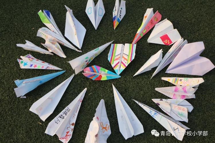 在纸飞机上画画比赛作品,在纸飞机上画上美丽的图案
